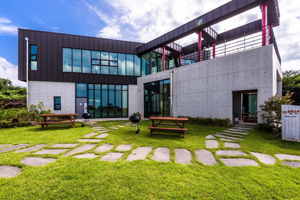 Banhakeura Pension Jeju Exterior photo